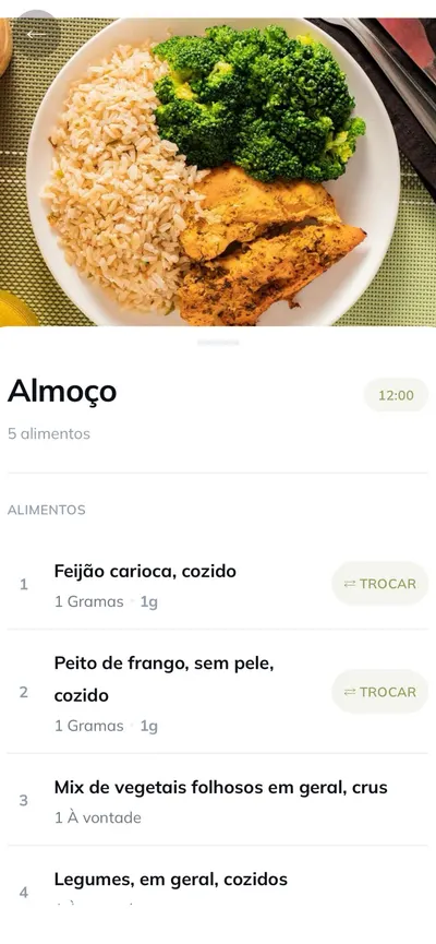 Detalhe do almoço com botão Trocar para substituição equivalente de alimentos